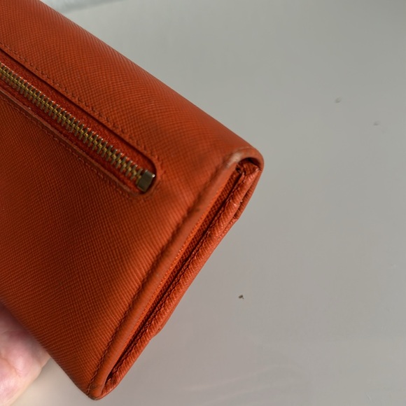 Prada - Picture 9 of 9